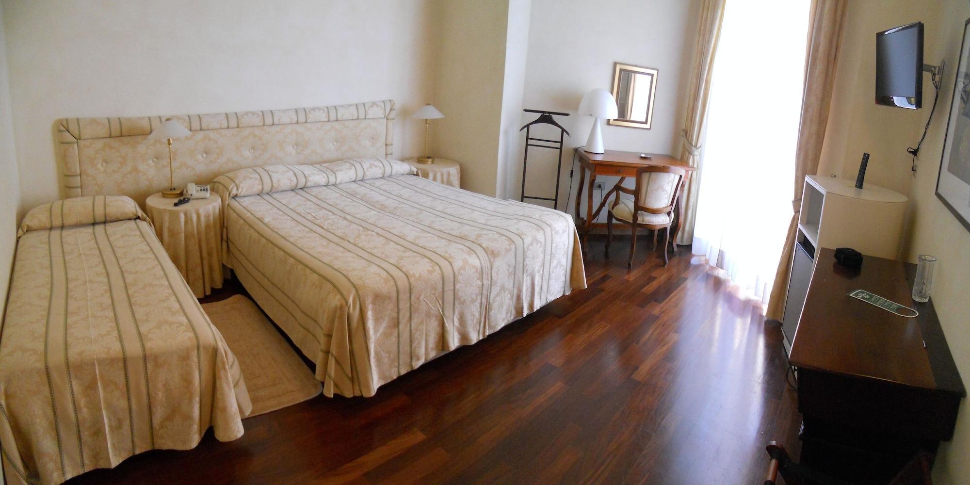 Hotel Negresco Cattolica Exterior foto